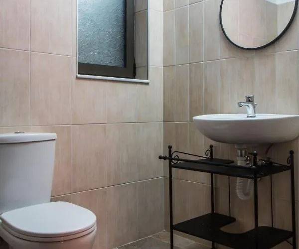 Roccia Di Isidoro Agios Isidoros (Rhodes)